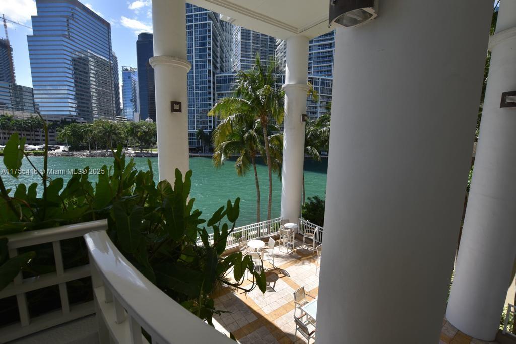 COURTS BRICKELL KEY CONDO - Residential Lease