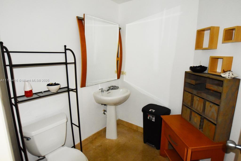 COURTS BRICKELL KEY CONDO - Residential Lease
