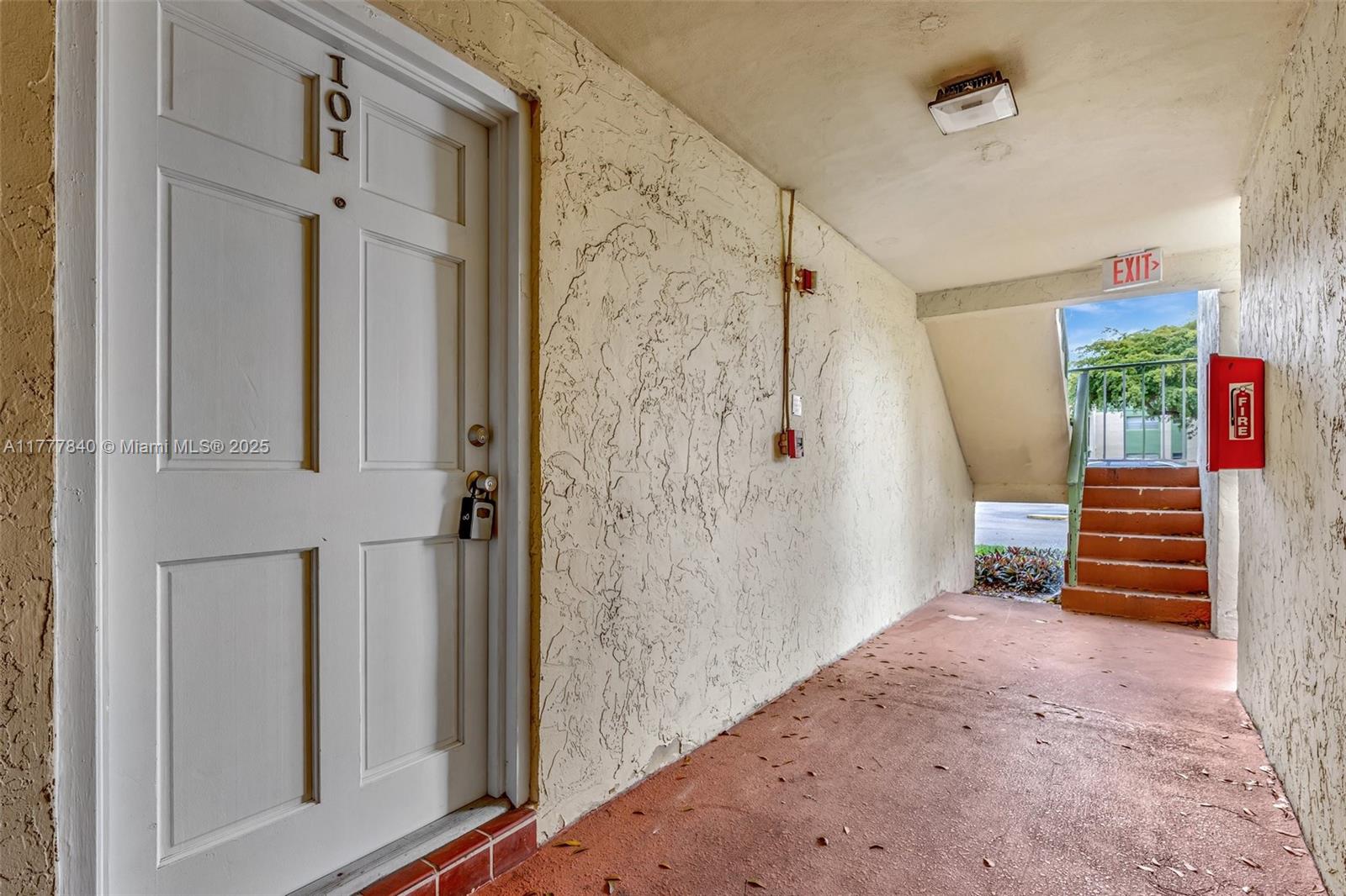 RAMBLEWOOD EAST CONDO - Residential