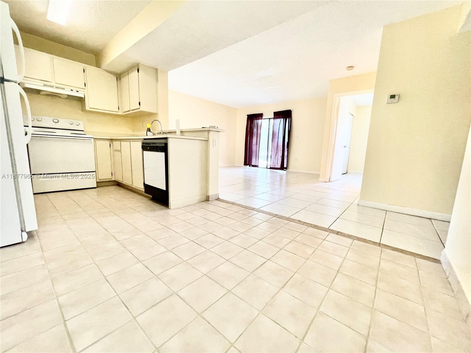 PALMS OF PEMBROKE CONDO - Residential