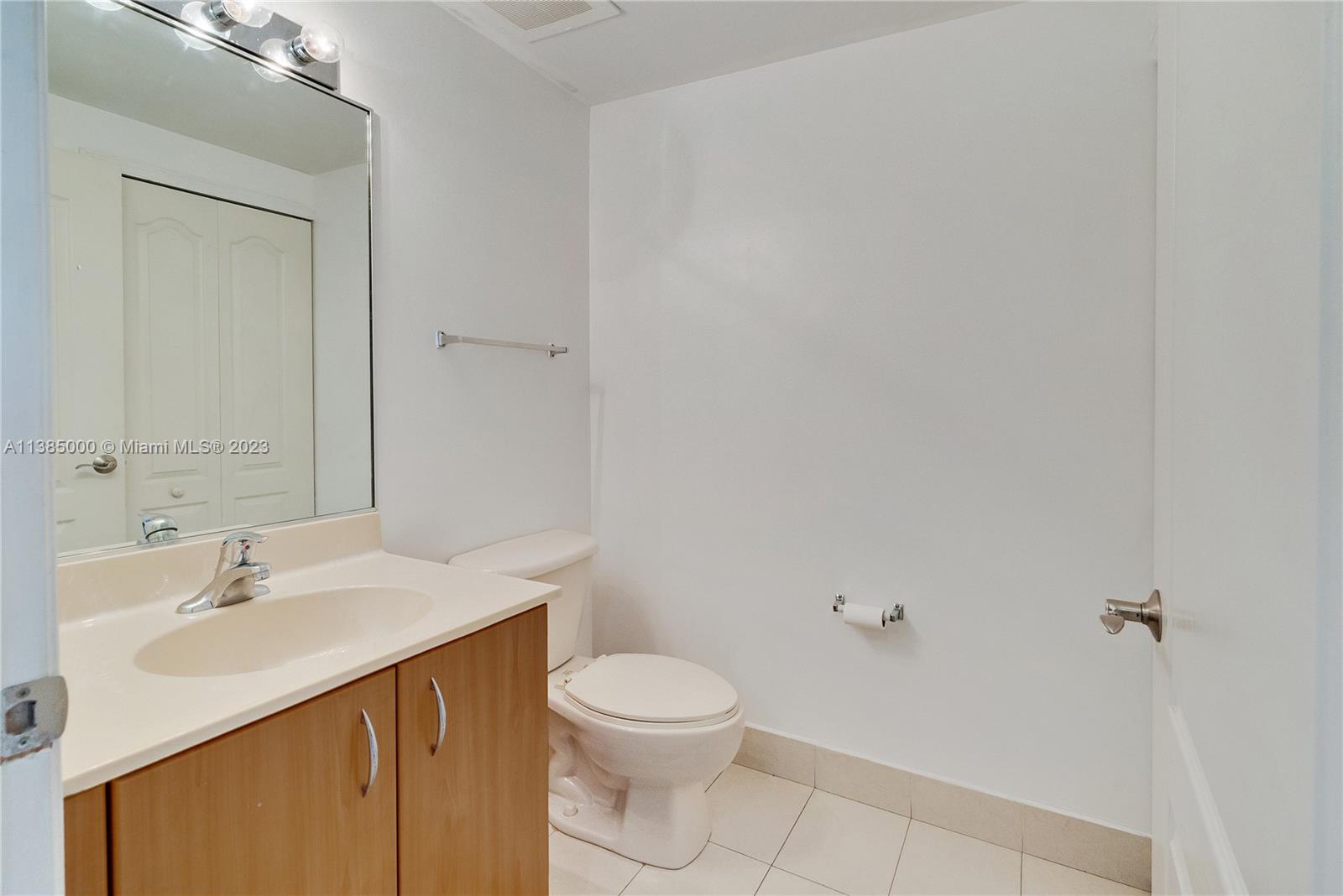 GROVE VIEW CONDO - Residential Lease