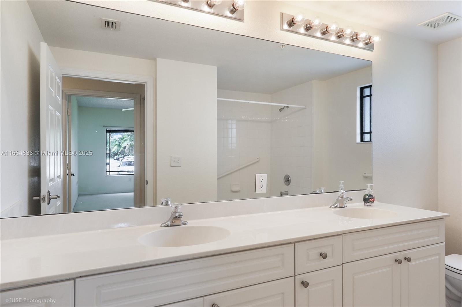 SAN MATERA THE GARDENS CO - Residential Lease