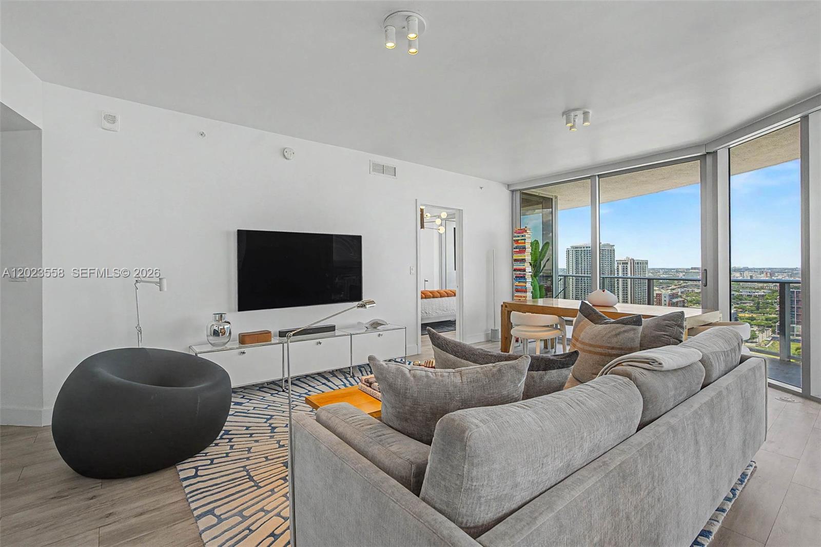 ARIA ON THE BAY CONDO - Residential