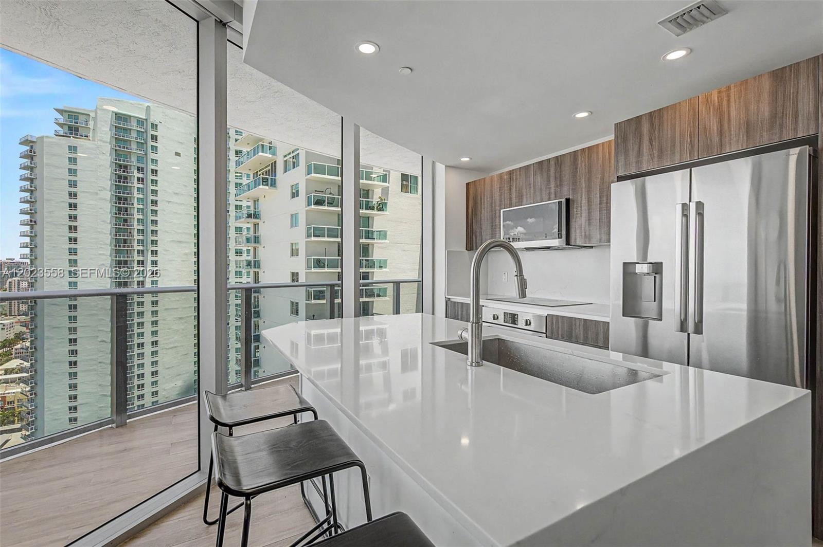 ARIA ON THE BAY CONDO - Residential