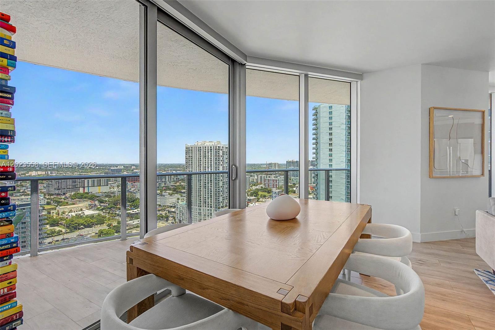 ARIA ON THE BAY CONDO - Residential