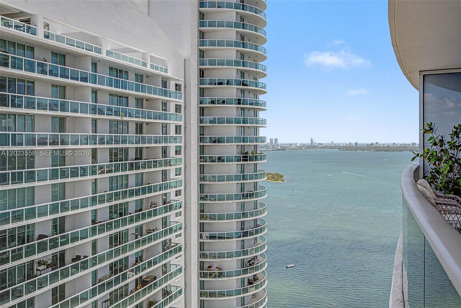ARIA ON THE BAY CONDO - Residential
