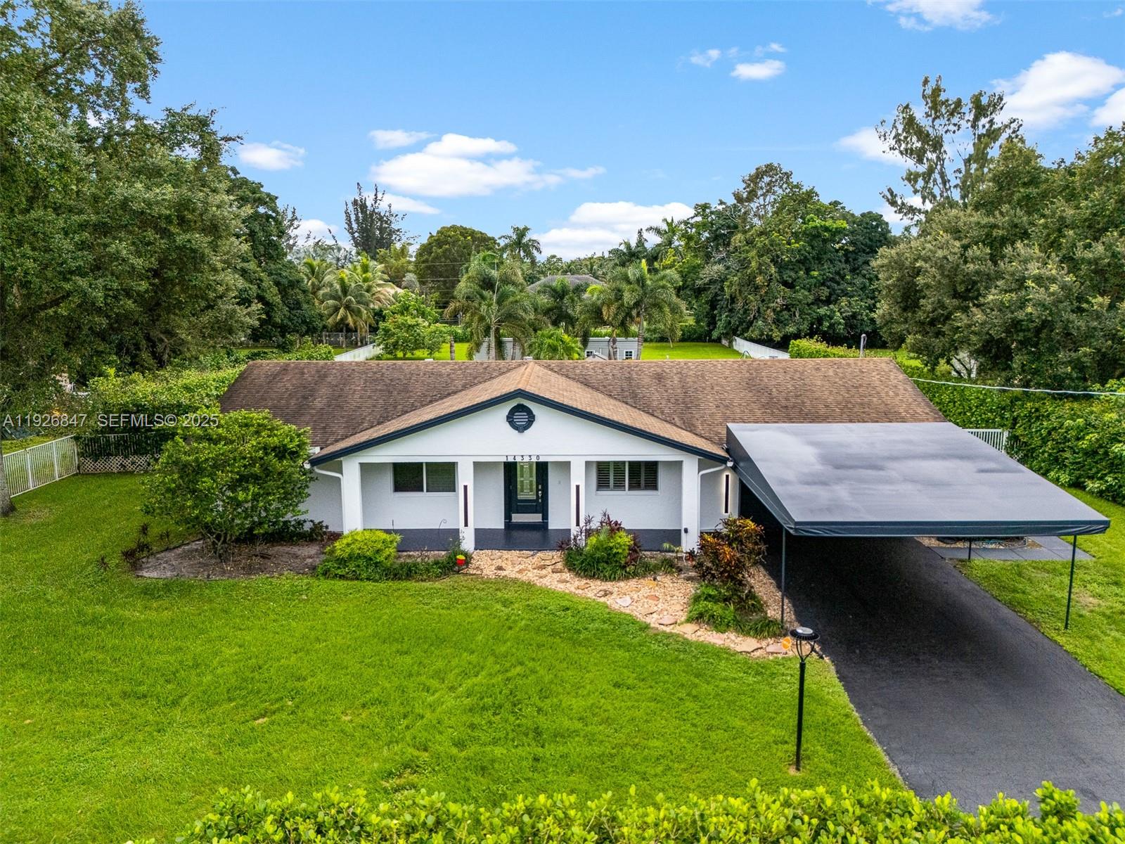 FLA FRUIT LANDS CO - Residential Lease