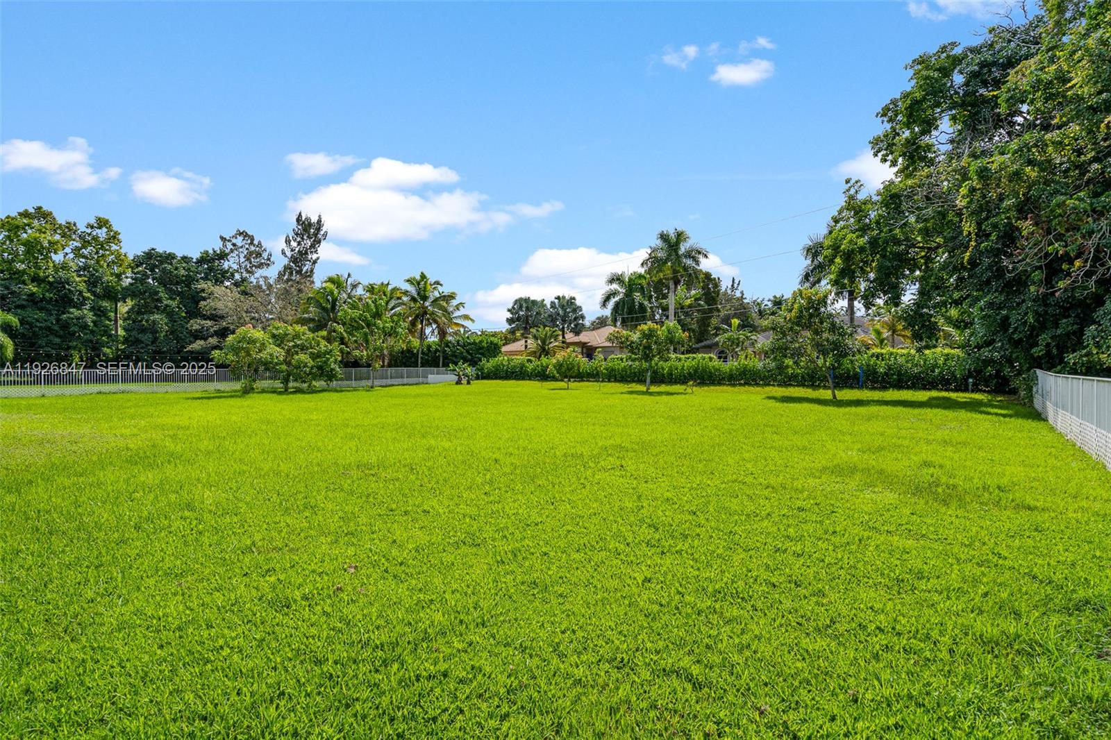 FLA FRUIT LANDS CO - Residential Lease