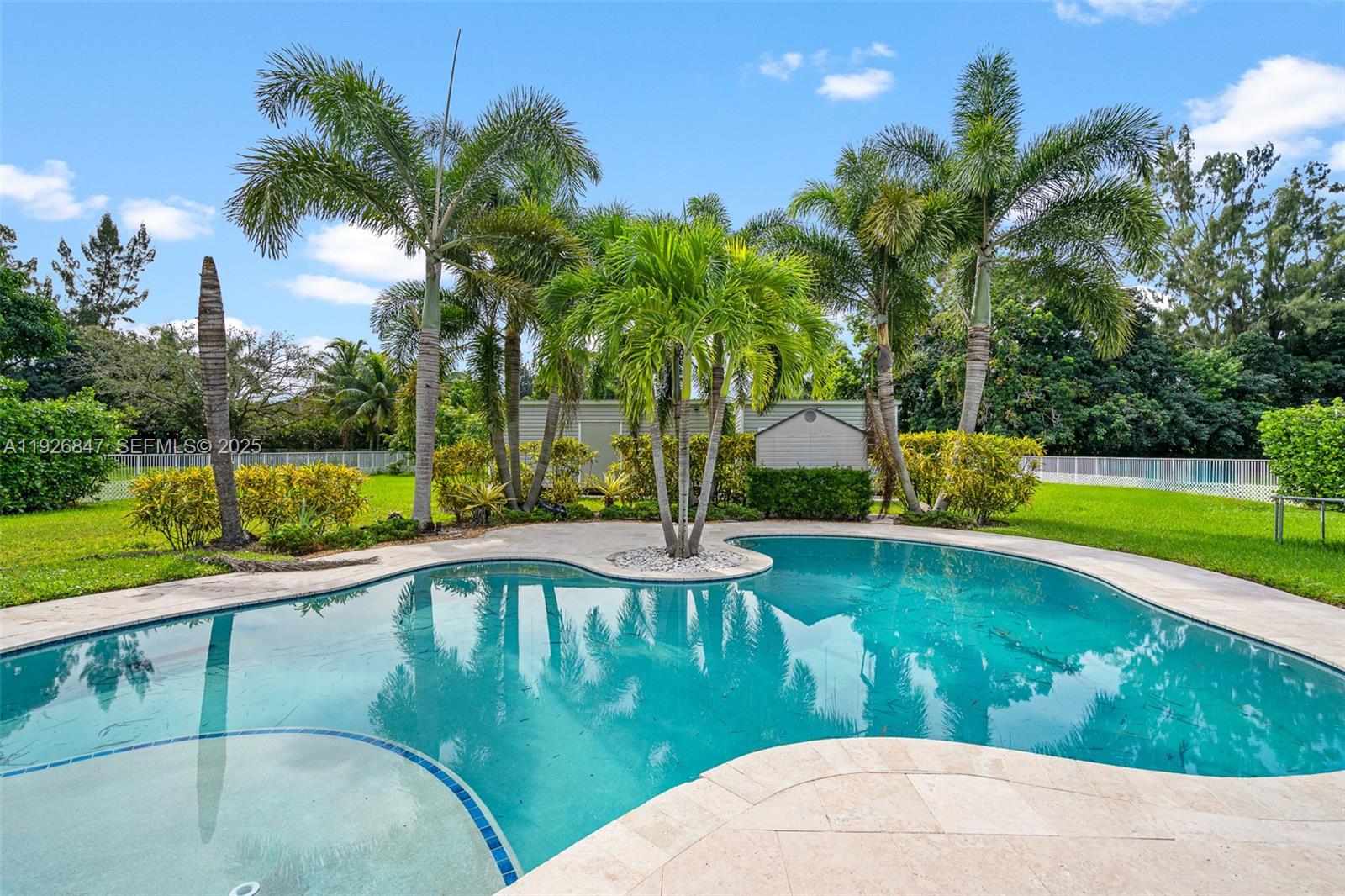 FLA FRUIT LANDS CO - Residential Lease