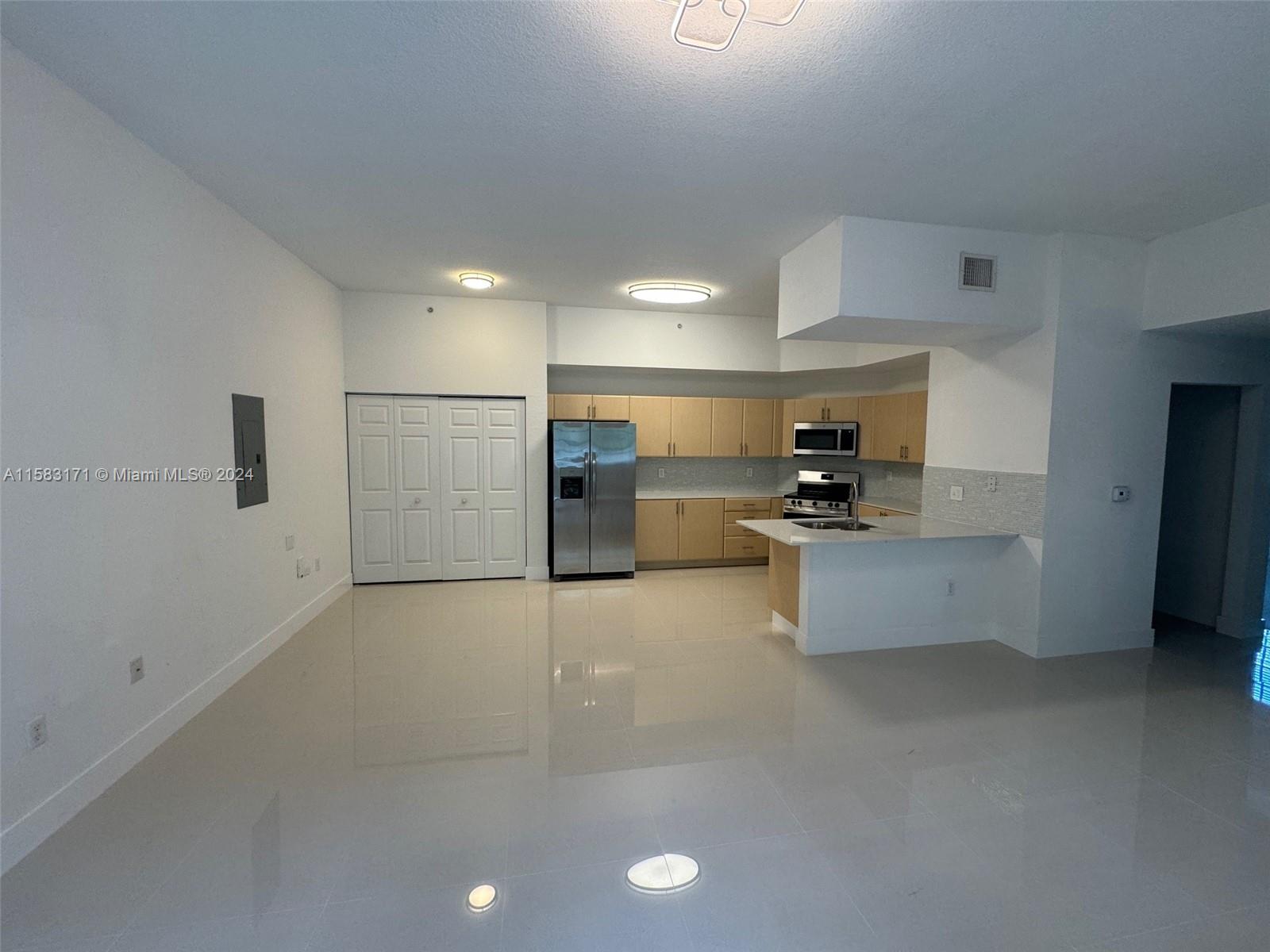 RIVERSIDE VILLAS AT - Residential Lease