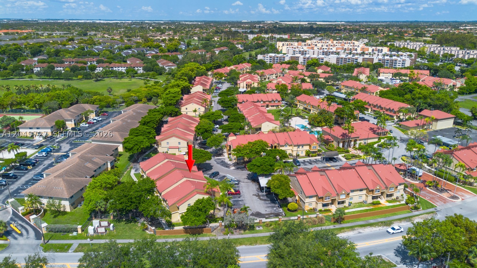 LA HACIENDA COUNTRY CLUB - Residential
