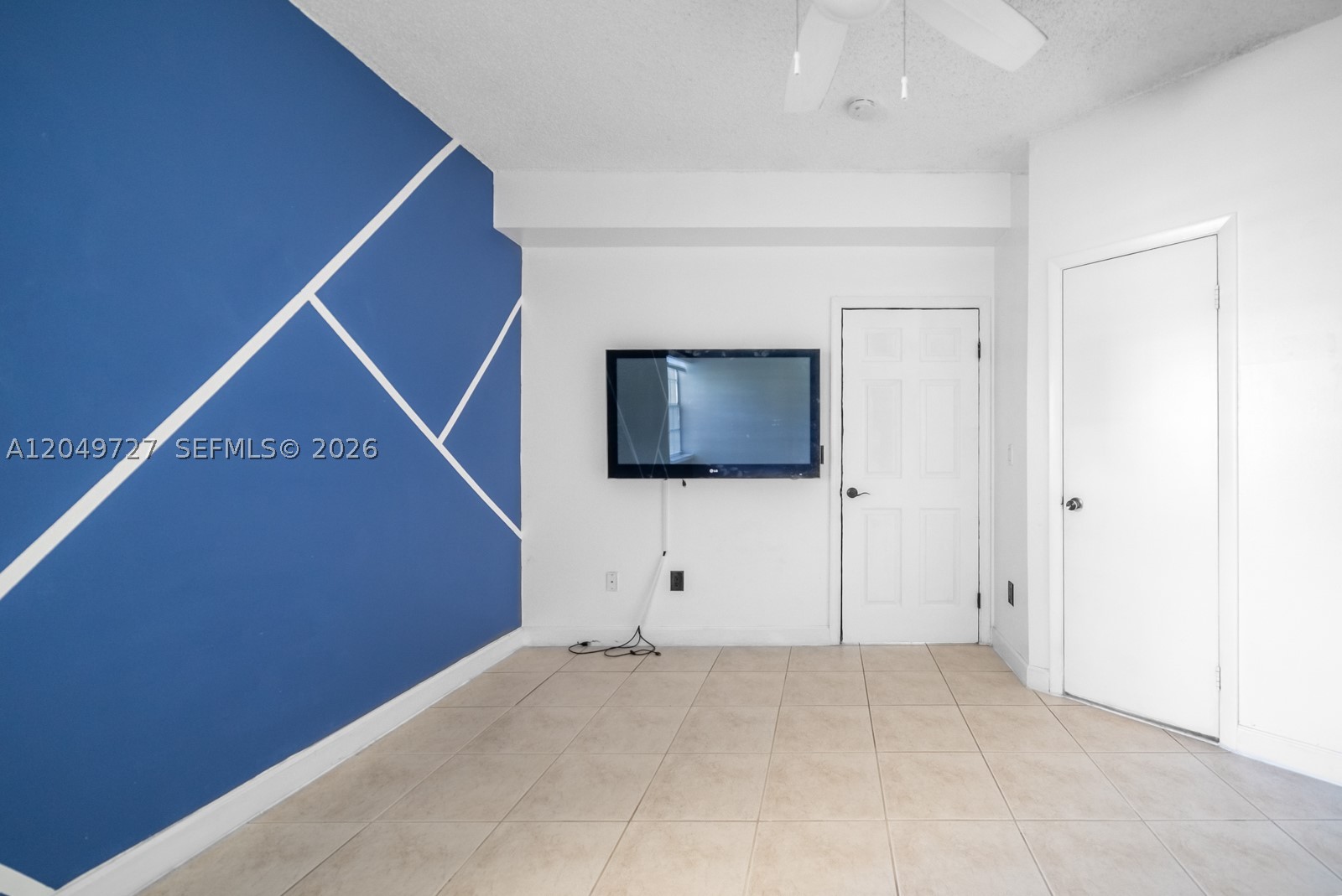 LA HACIENDA COUNTRY CLUB - Residential