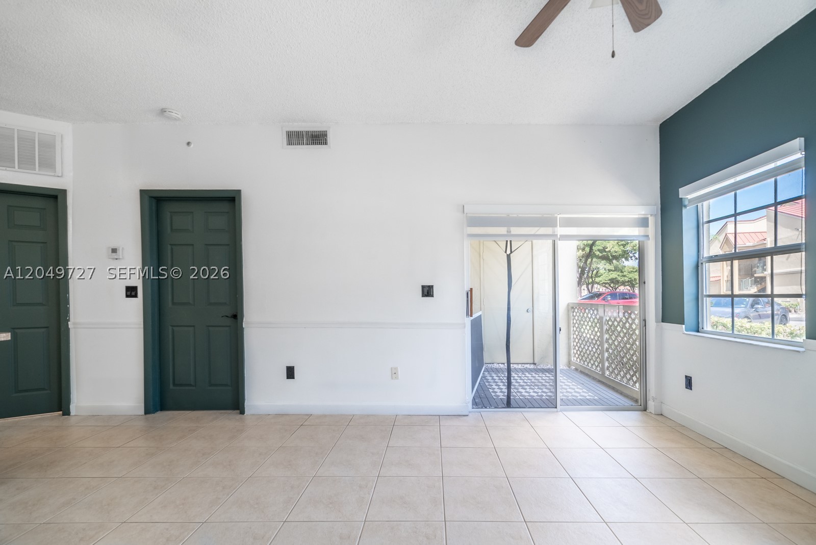 LA HACIENDA COUNTRY CLUB - Residential