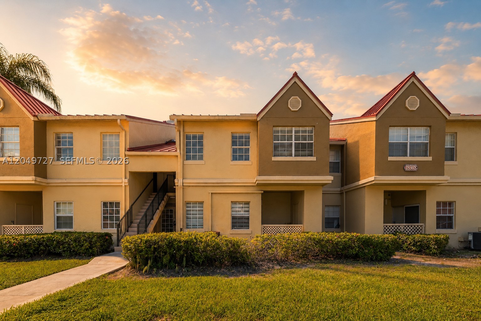 LA HACIENDA COUNTRY CLUB - Residential