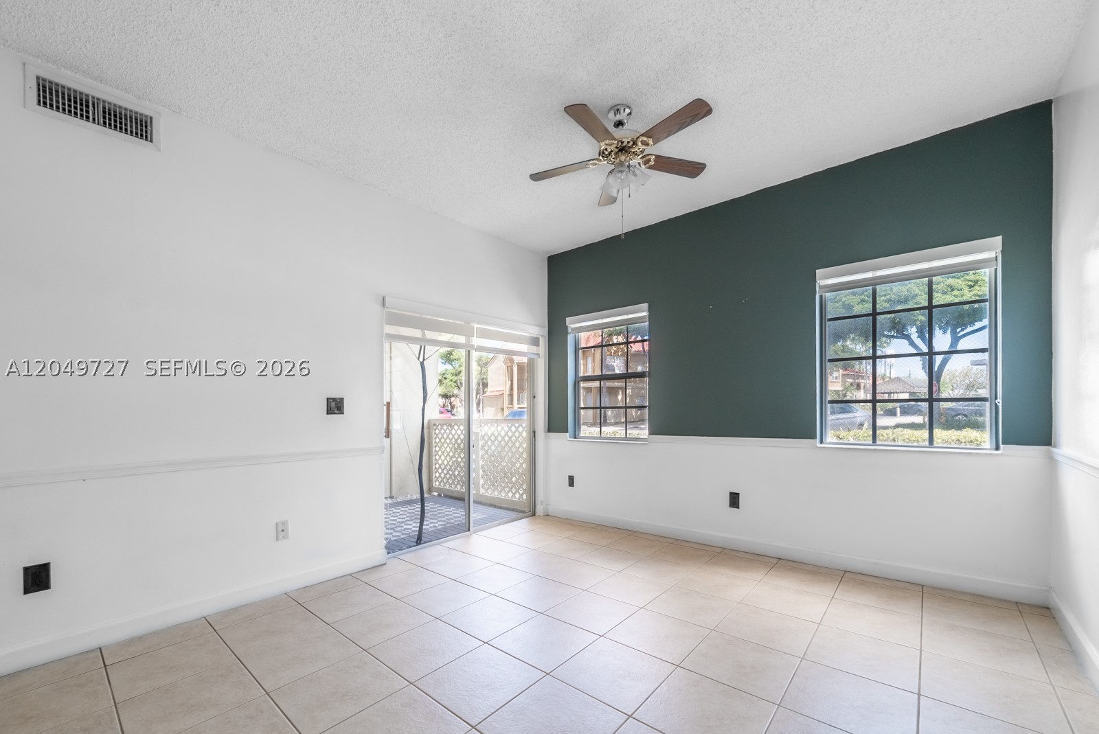 LA HACIENDA COUNTRY CLUB - Residential