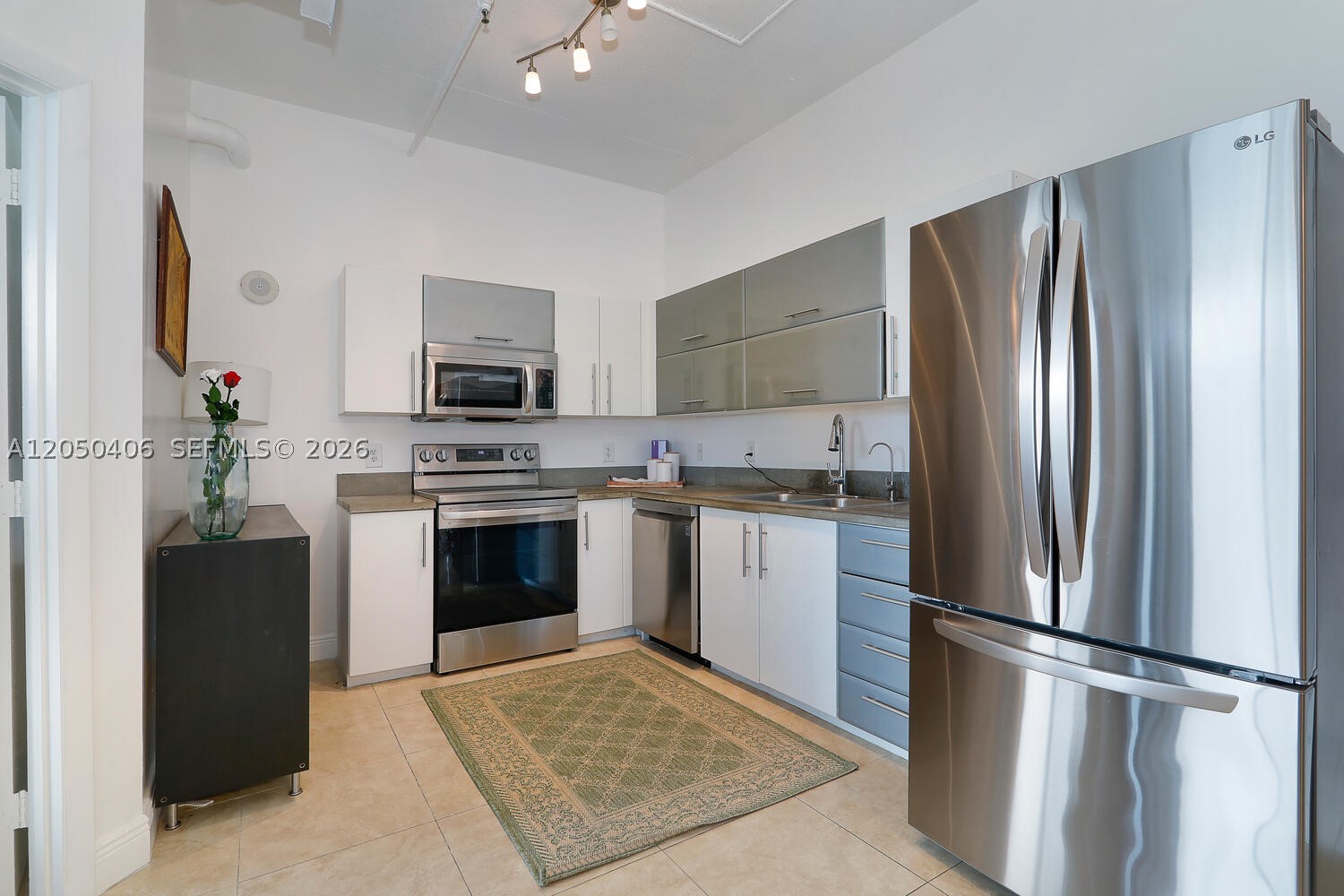 THE YORKER CONDO - Residential Lease