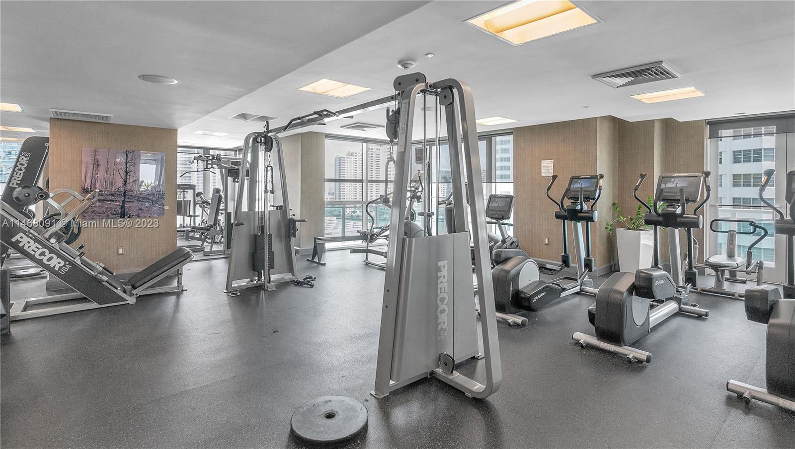 THE PLAZA 851 BRICKELL CO - Residential Lease