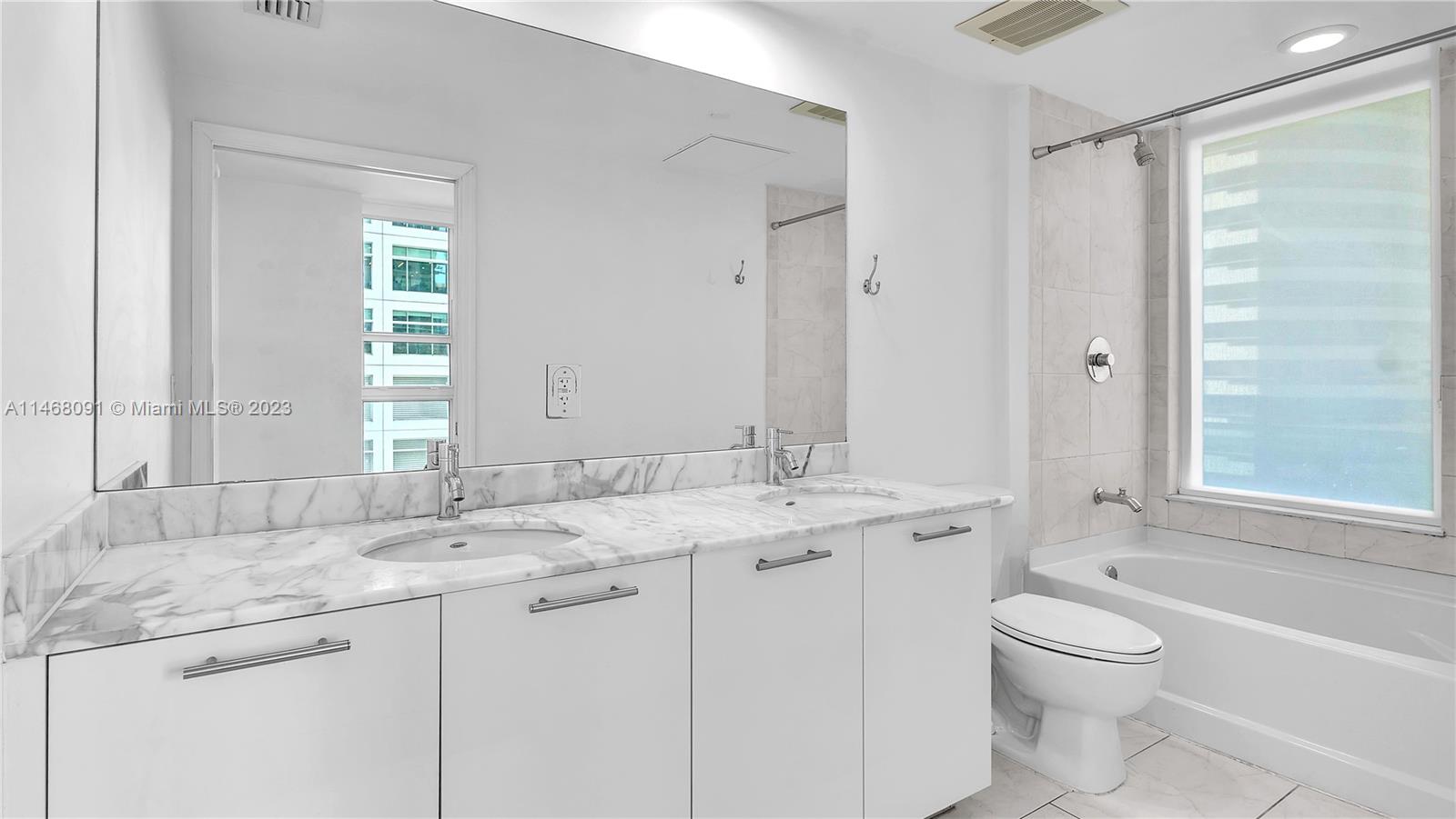 THE PLAZA 851 BRICKELL CO - Residential Lease
