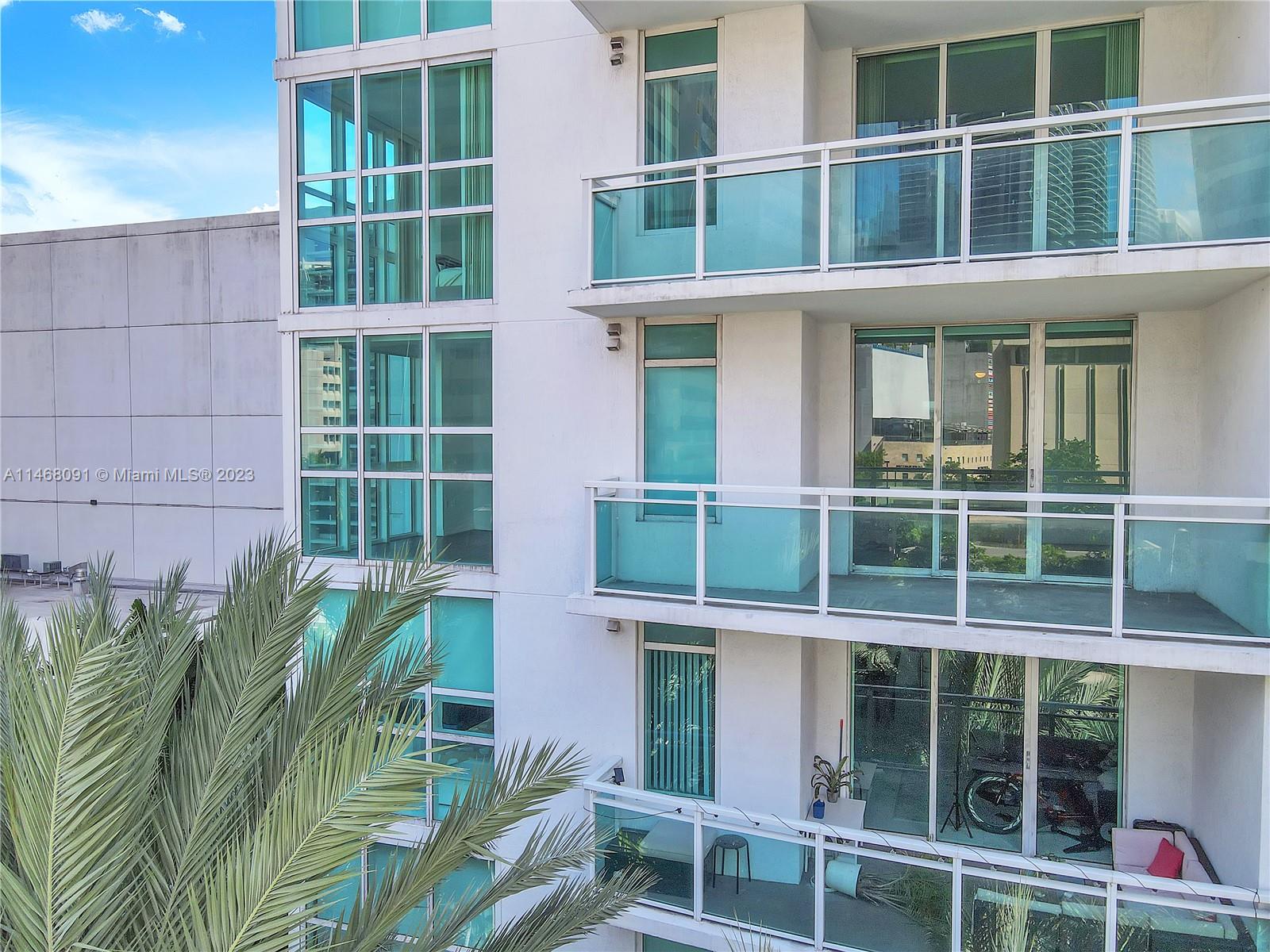 THE PLAZA 851 BRICKELL CO - Residential Lease