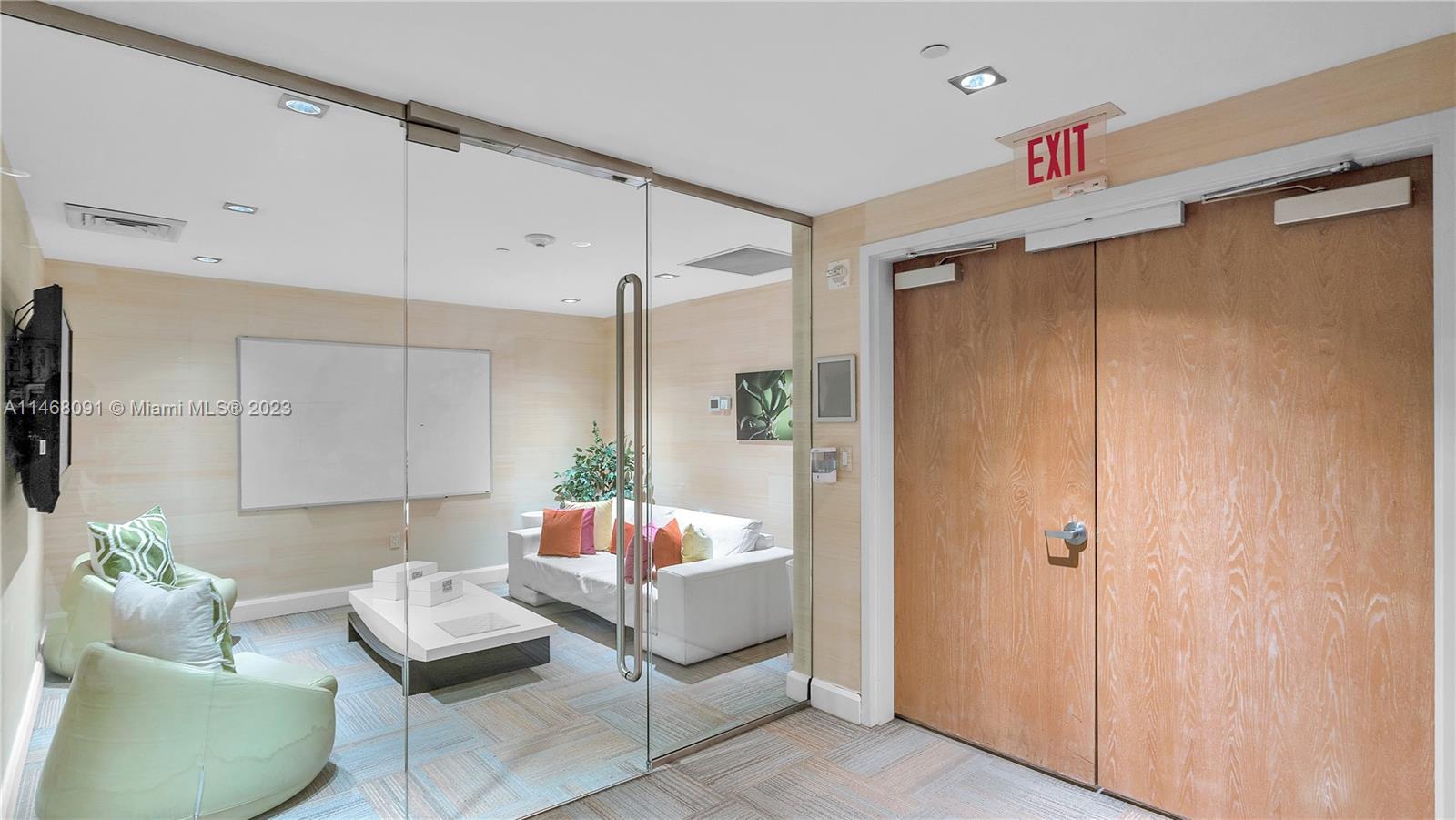 THE PLAZA 851 BRICKELL CO - Residential Lease