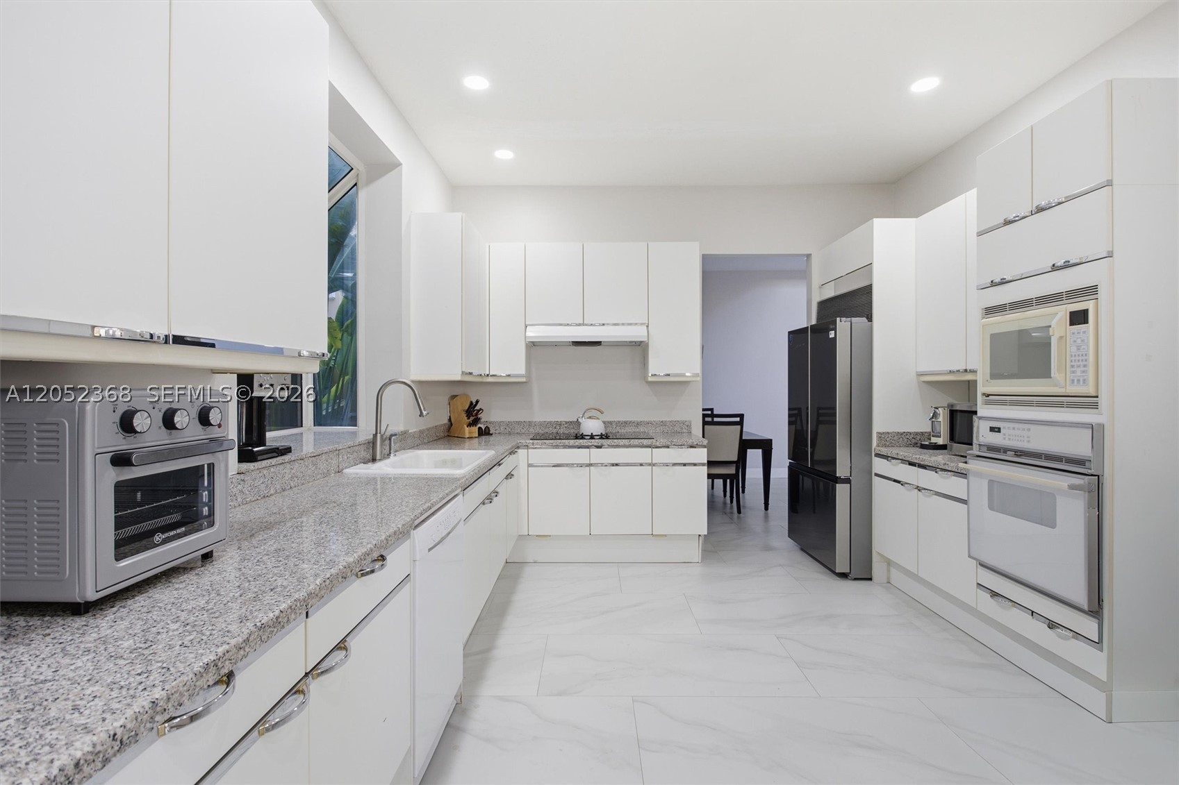 ISLAND WAY - Residential