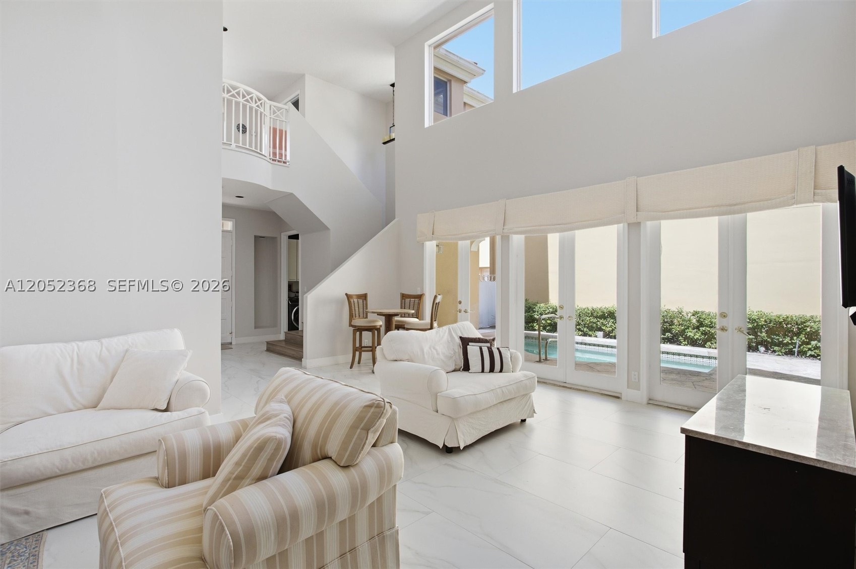 ISLAND WAY - Residential