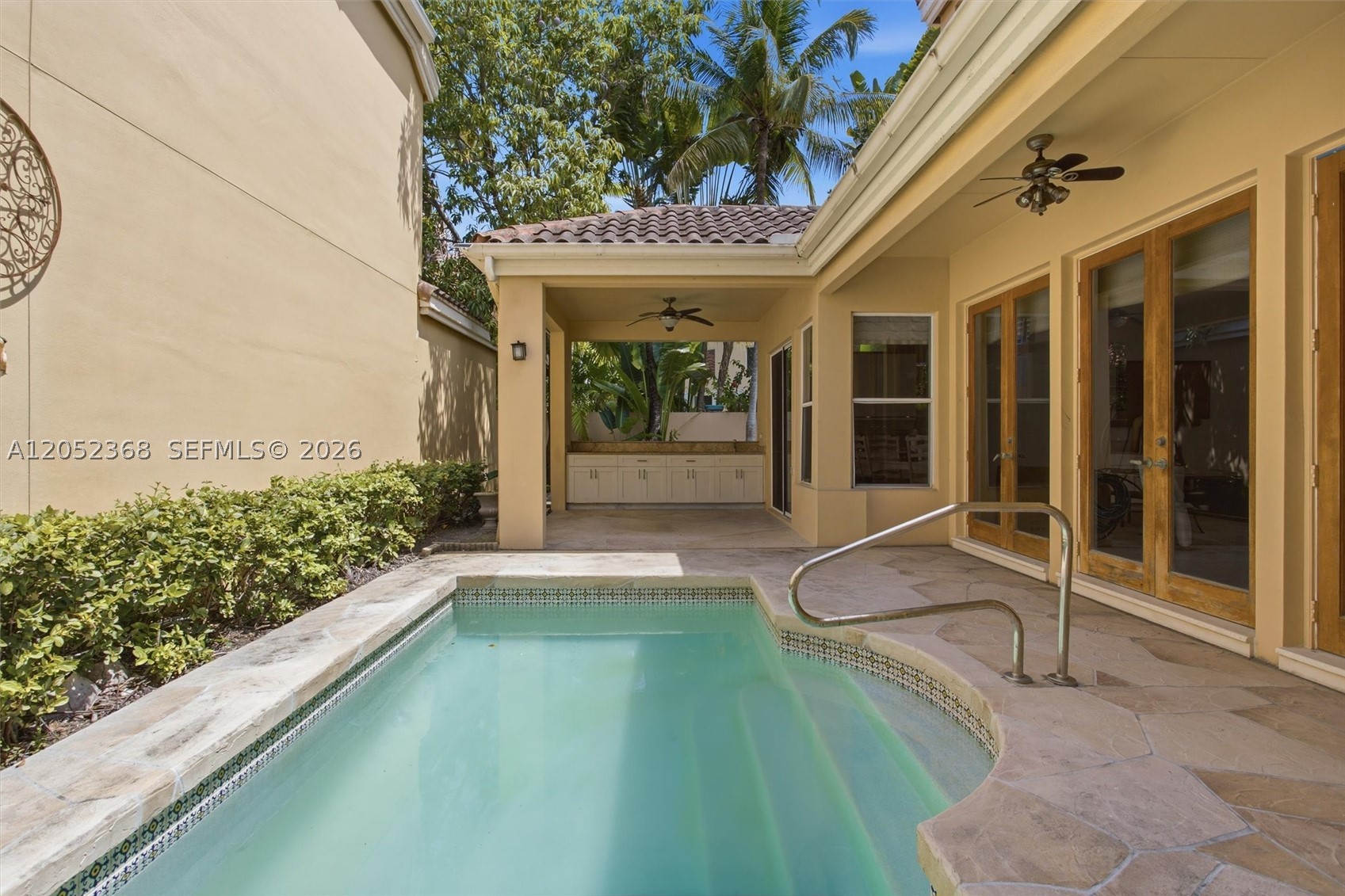 ISLAND WAY - Residential