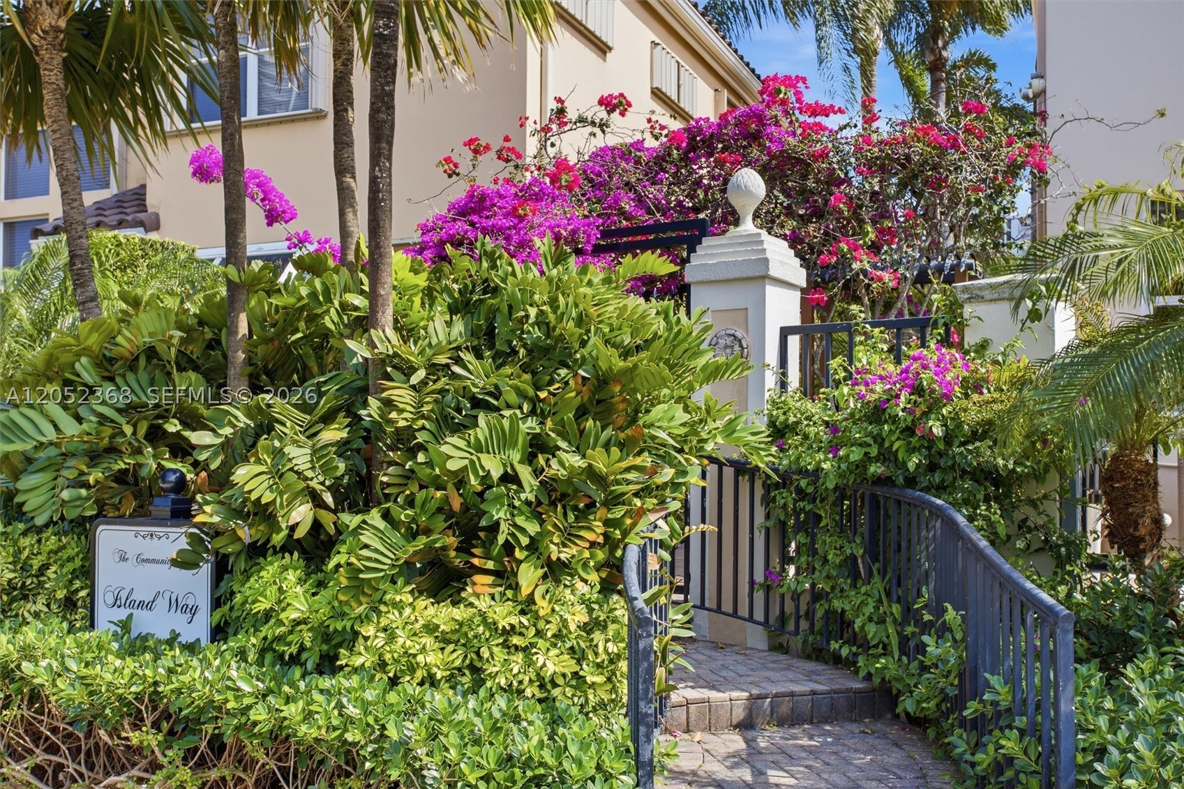 ISLAND WAY - Residential