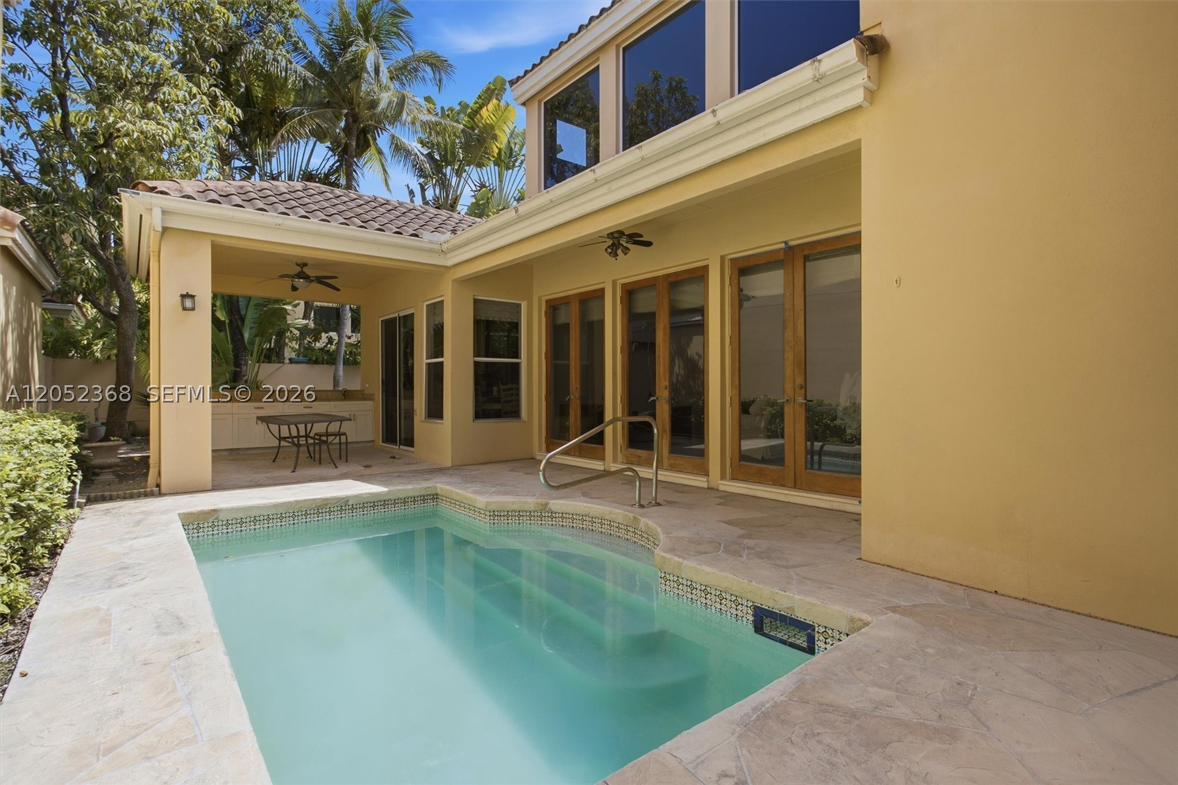 ISLAND WAY - Residential