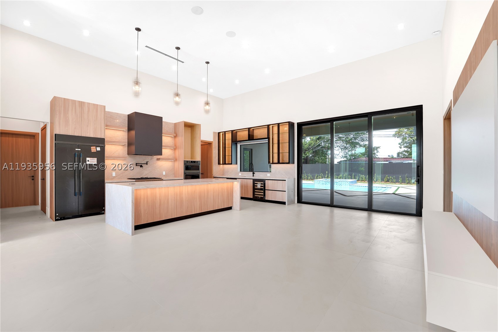 BREEZEVIEW MANORS - Residential