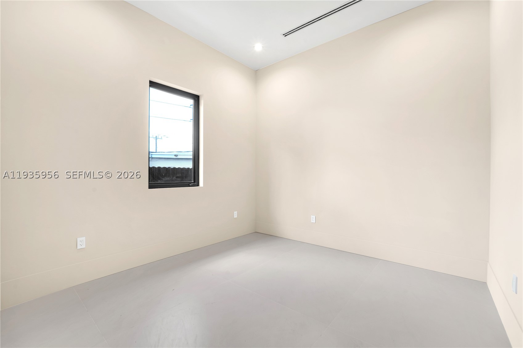 BREEZEVIEW MANORS - Residential