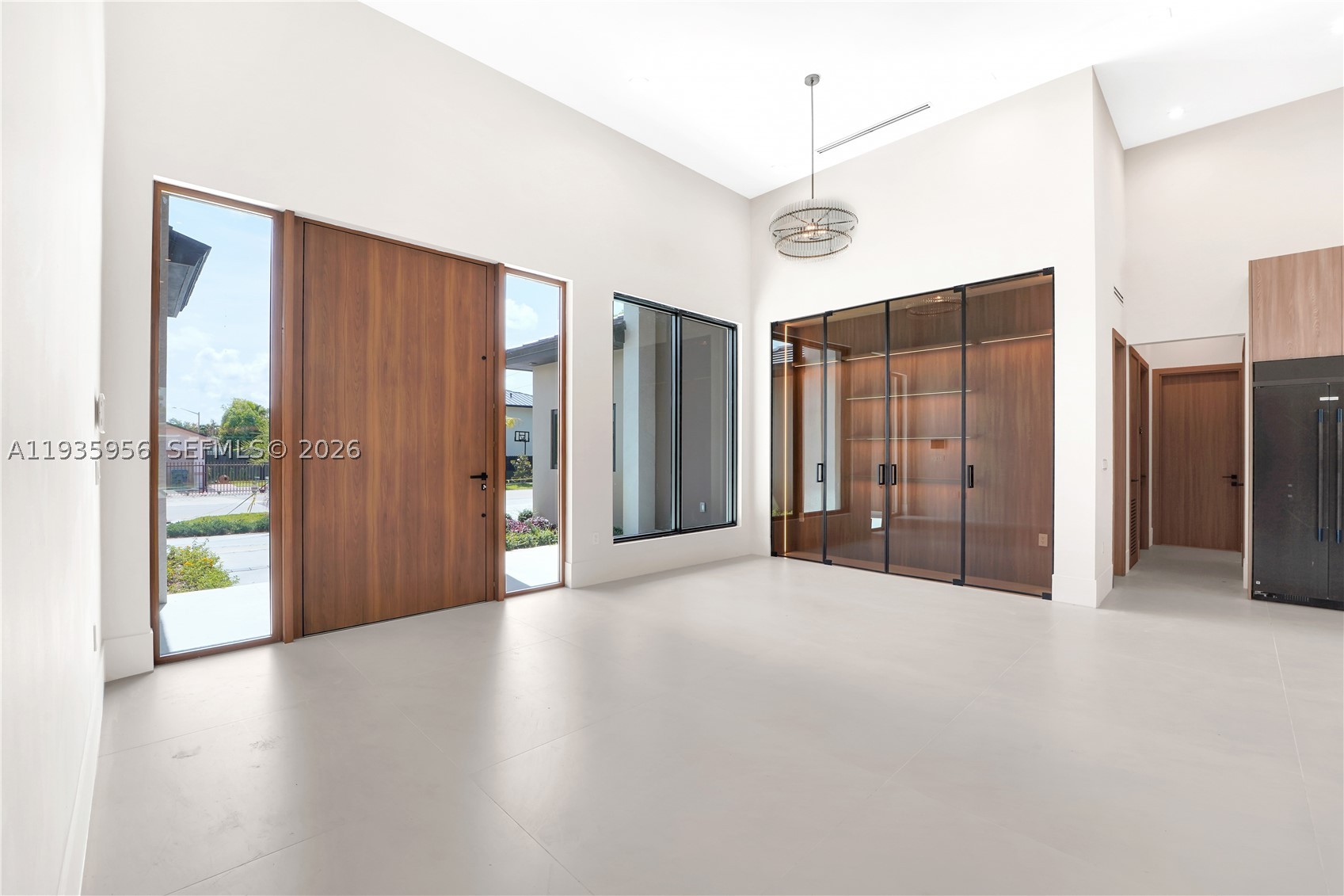 BREEZEVIEW MANORS - Residential