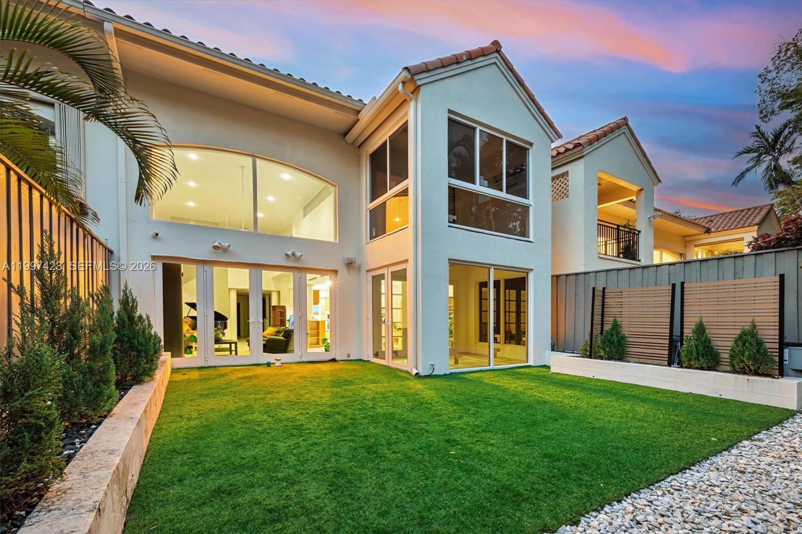 SWAN LAKE - Residential