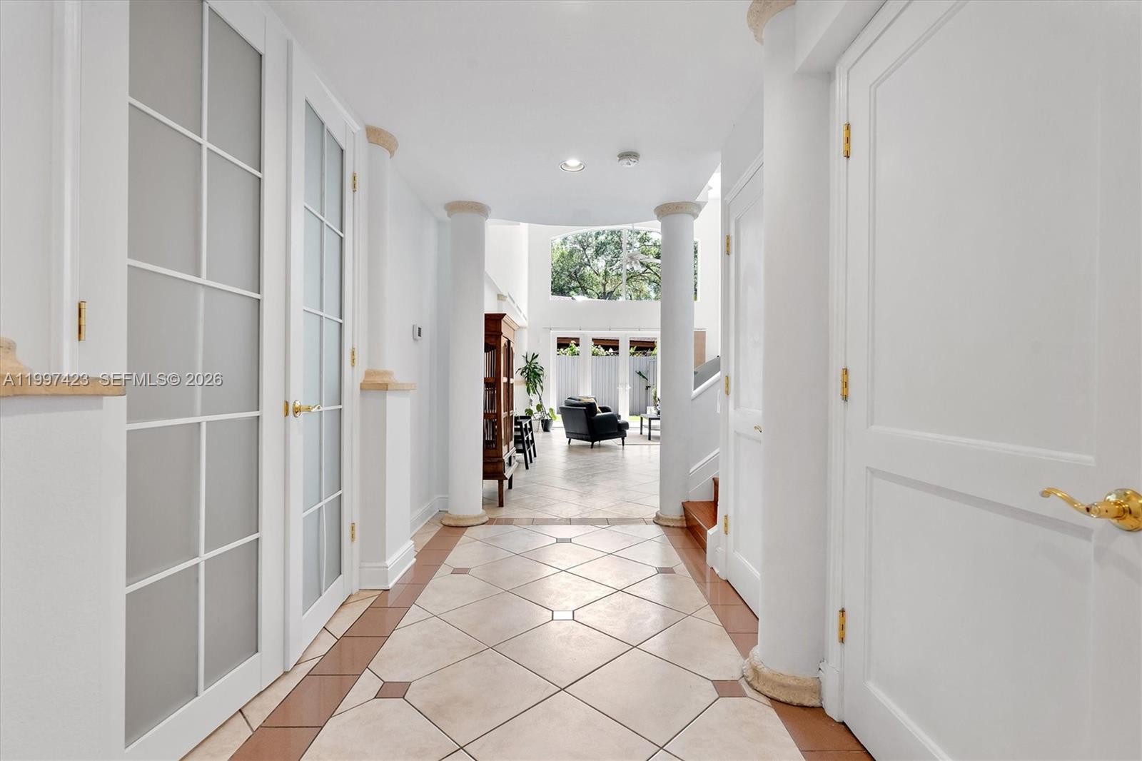 SWAN LAKE - Residential