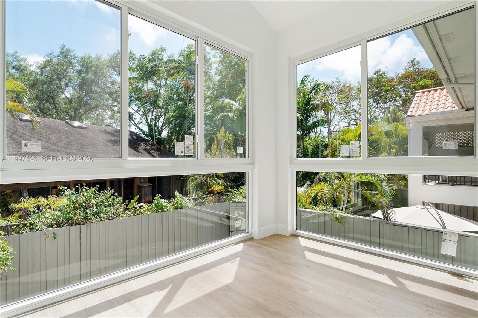 SWAN LAKE - Residential