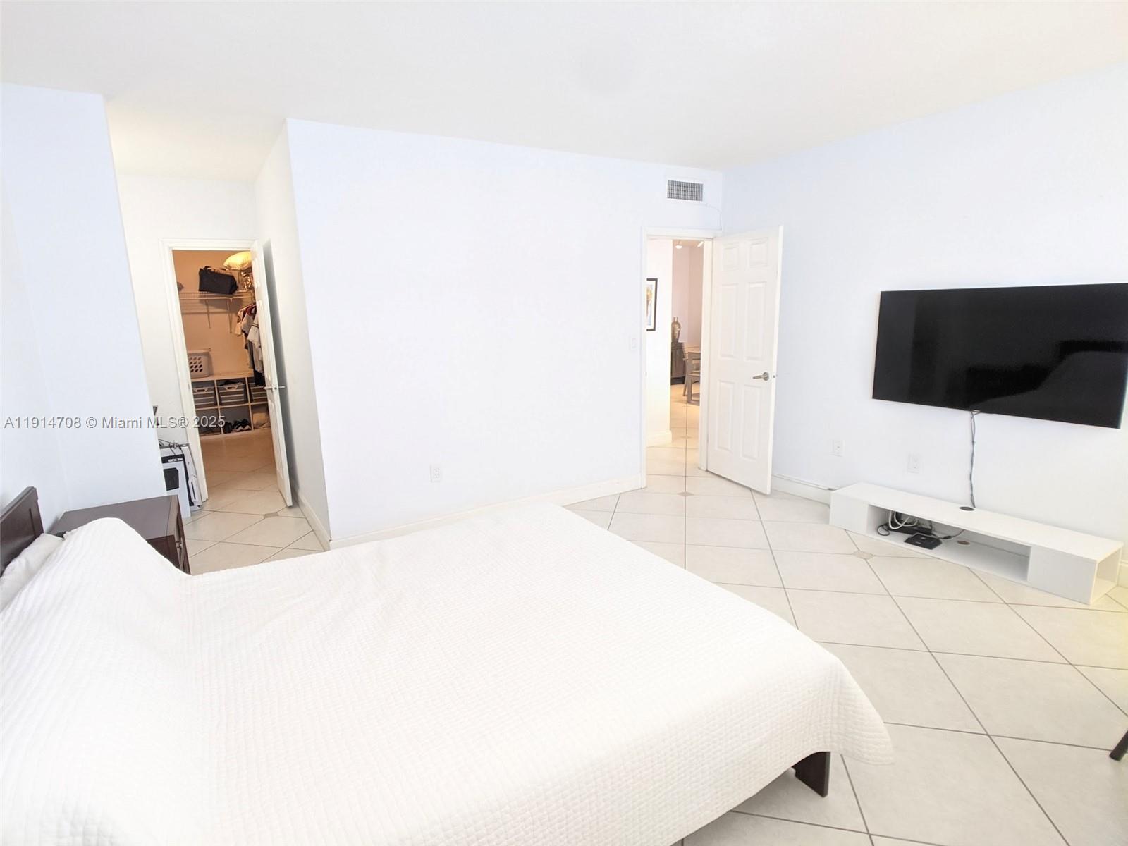 SOUTH BAY CLUB CONDO - Residential Lease