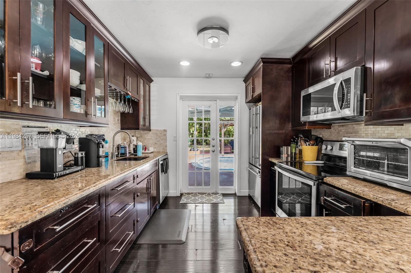 BUZ CARL ESTATES - Residential