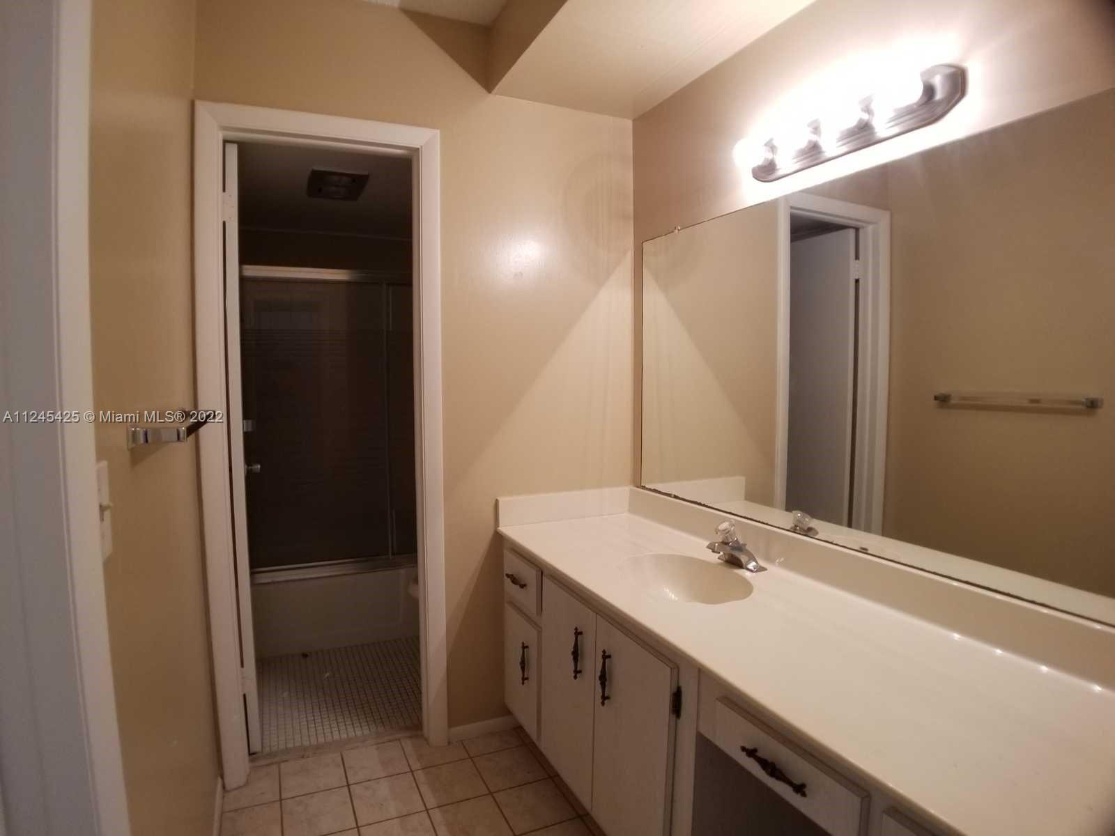 MARINER IV CONDO - Residential Lease