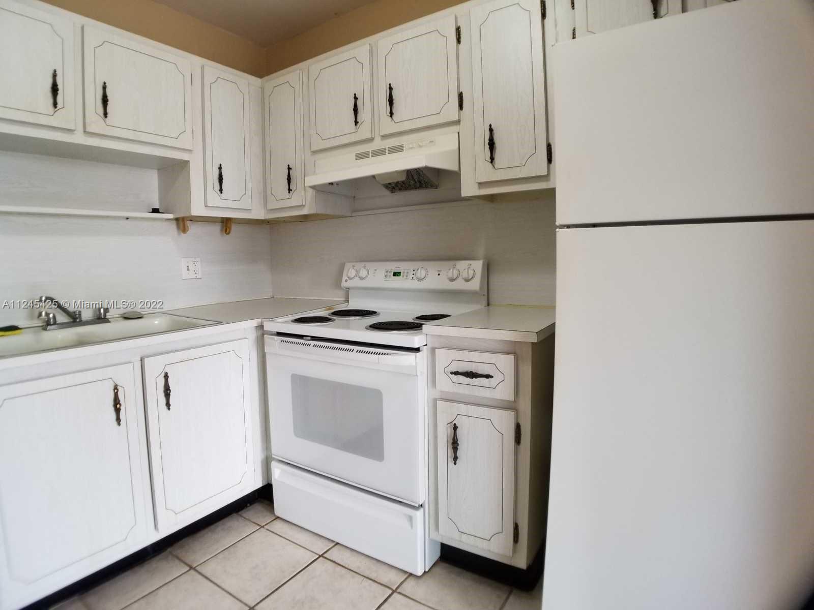 MARINER IV CONDO - Residential Lease
