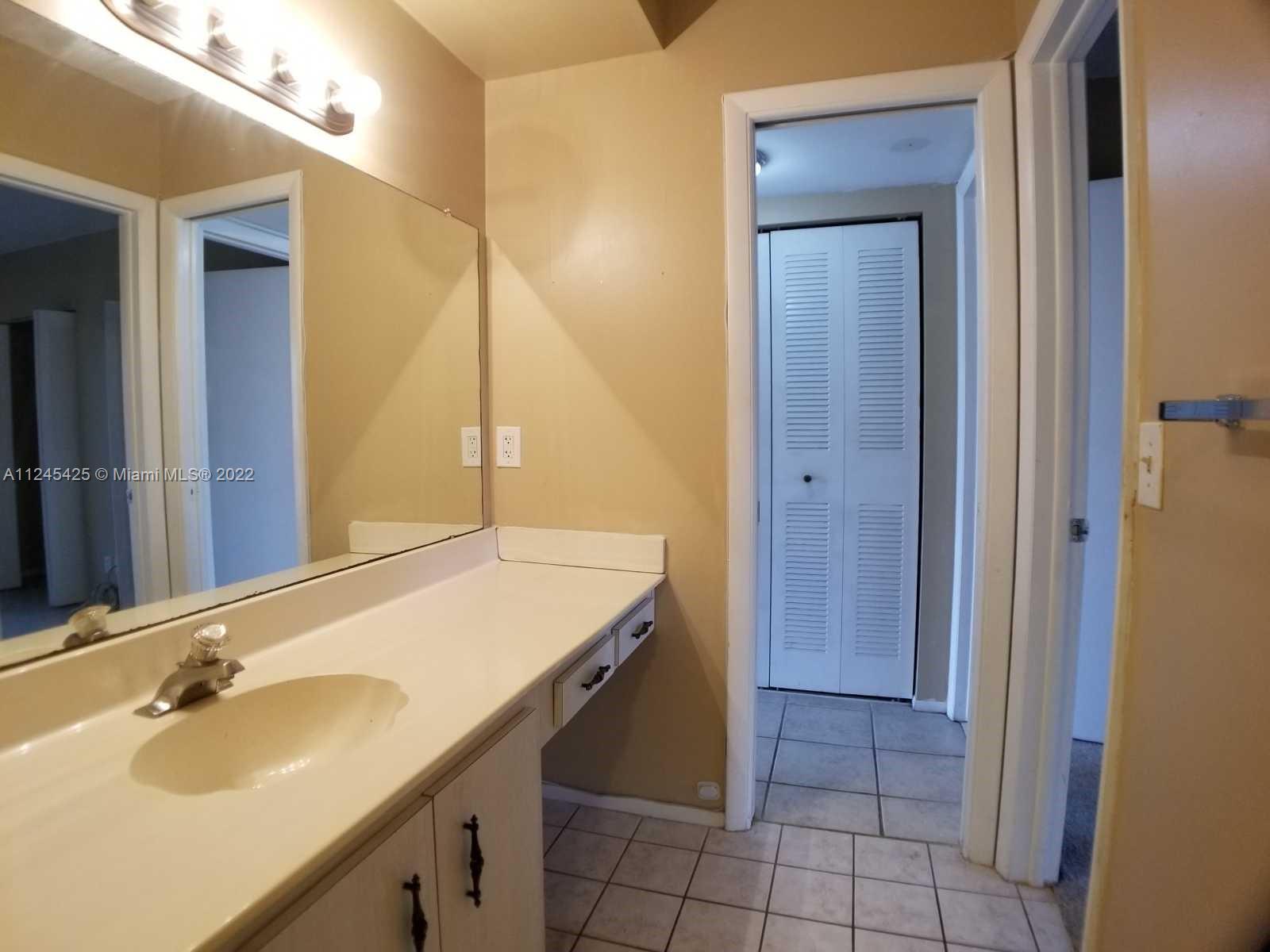 MARINER IV CONDO - Residential Lease