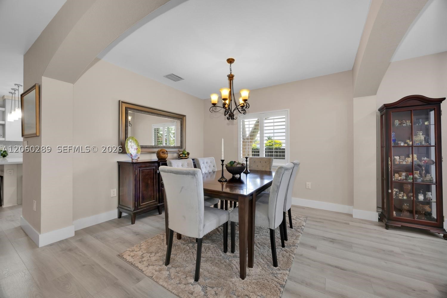 FOREST LAKE PARADISE - Residential
