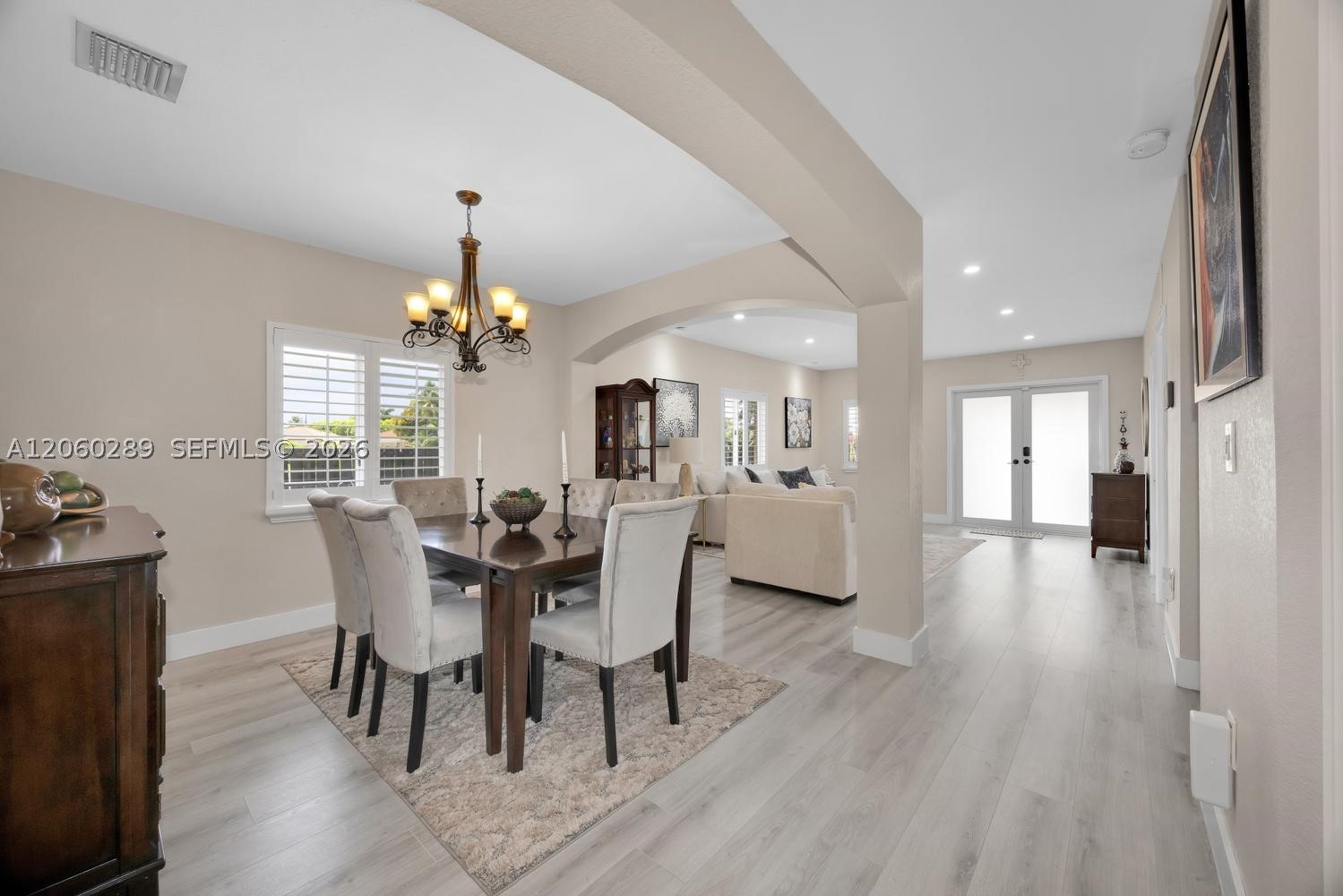 FOREST LAKE PARADISE - Residential