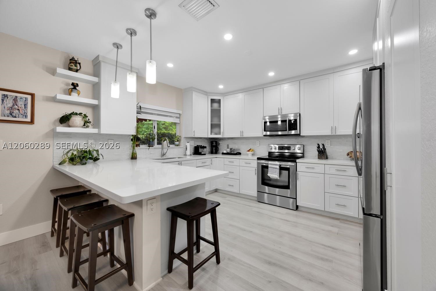 FOREST LAKE PARADISE - Residential