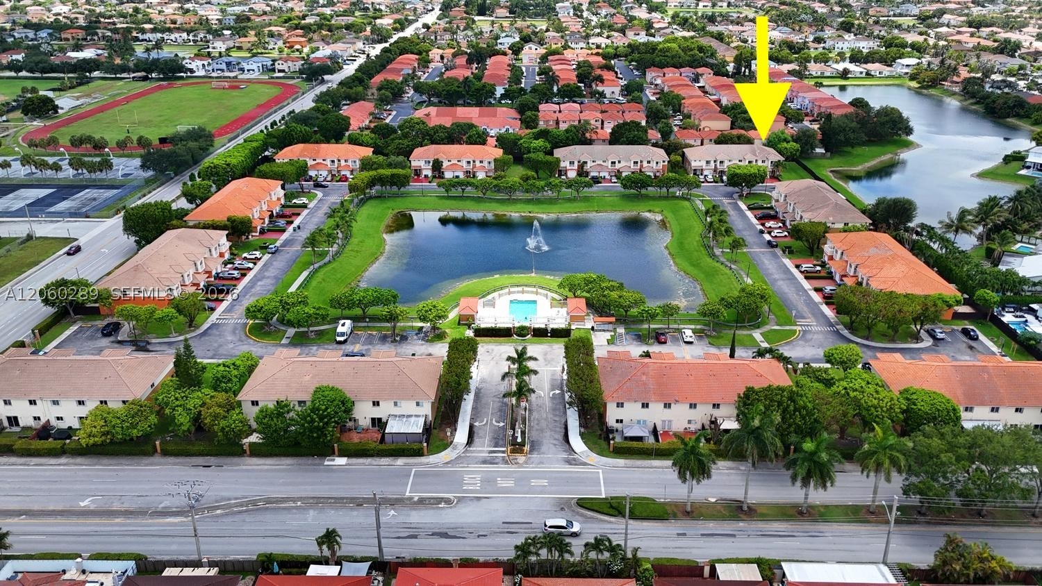 FOREST LAKE PARADISE - Residential