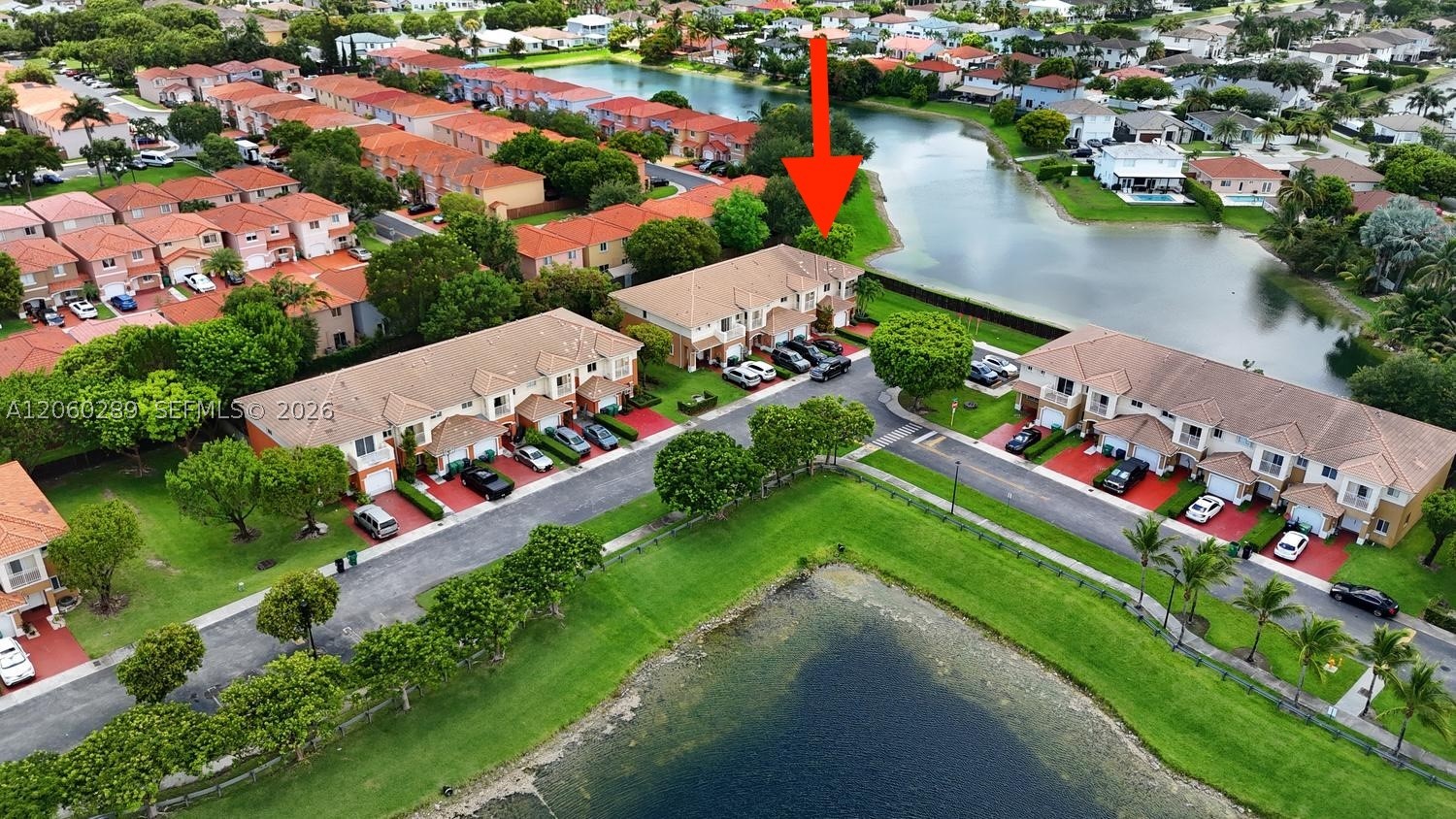 FOREST LAKE PARADISE - Residential