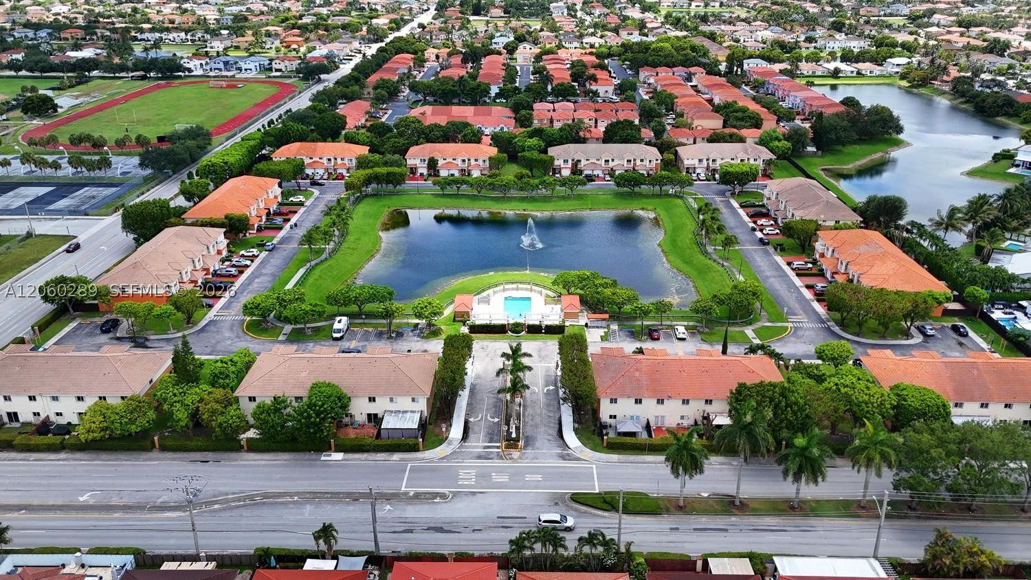 FOREST LAKE PARADISE - Residential