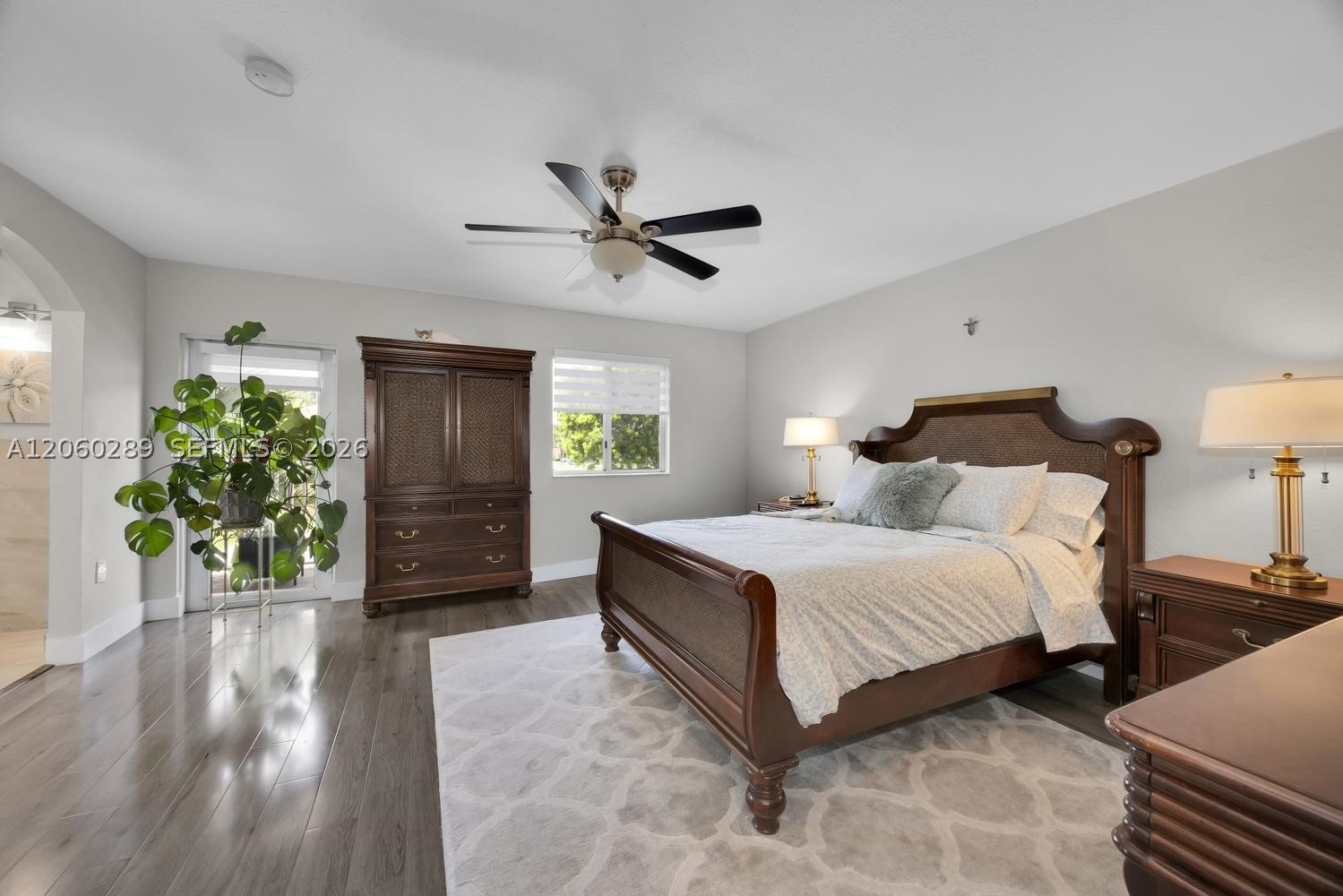 FOREST LAKE PARADISE - Residential
