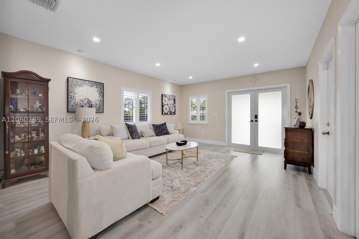 FOREST LAKE PARADISE - Residential