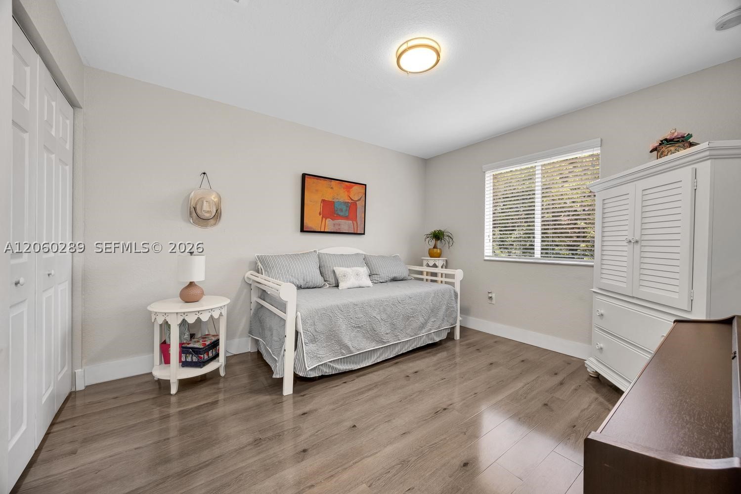 FOREST LAKE PARADISE - Residential