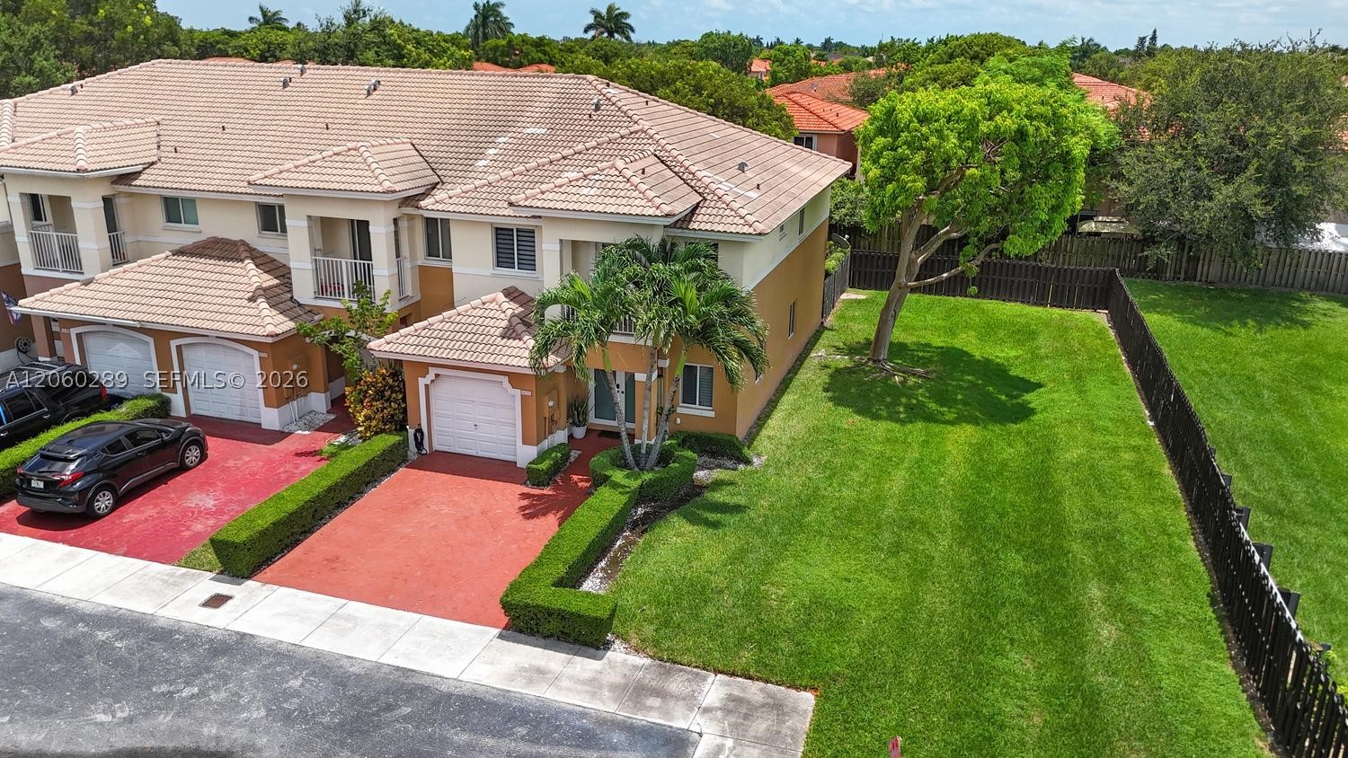 FOREST LAKE PARADISE - Residential